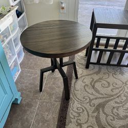 2 End Tables