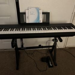 Yamaha P-71 Piano