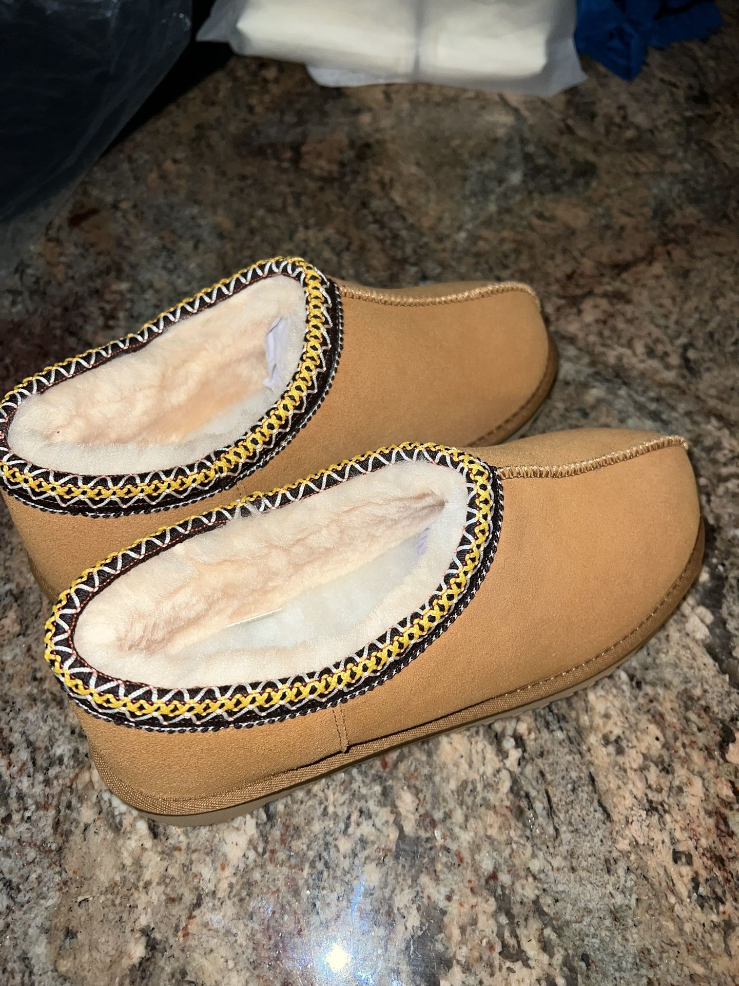 Women’s size US 9 Tasman Slippers