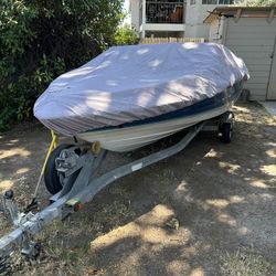 1988 Bayliner Capri  Boat