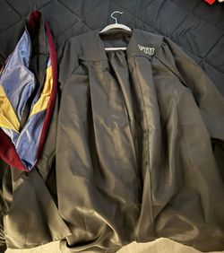 FIU GRADUATION GOWN