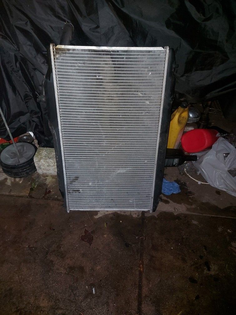 Vendo rallador con ventiladores para un honda sívi2007