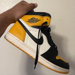 Air Jordan 1 Retro High OG ‘Yellow Toe’ 