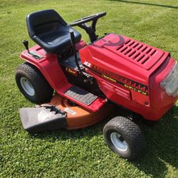 Riding Lawn Mower Tractor Runs Great
