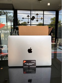 MacBook Air 13” M1 Chip 8GB RAM 256SSD! 90 Day warranty! We offer financing..