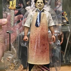 Hot Toys Sideshow Leather Face Texas Chainsaw 