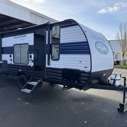 2024 FOREST RIVER WOLF PUB 16FQW