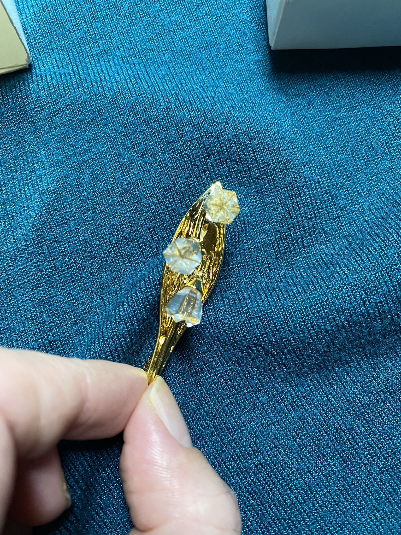 Swarovski Crystal Memories Mini Lily Gold Pin