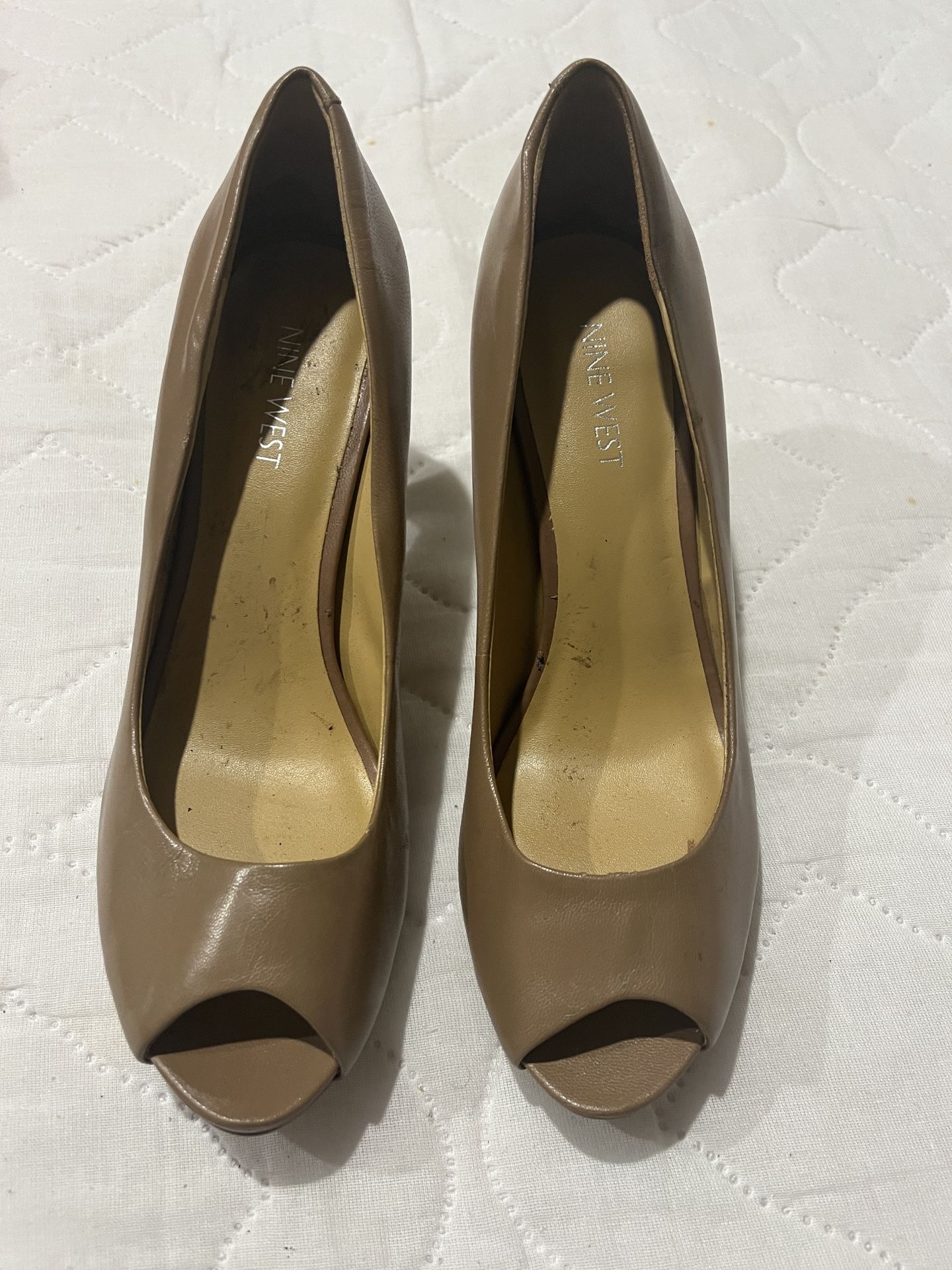Nine West Peep Toe Heels size 8M Heel H3.5”
