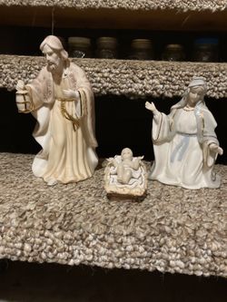 Nativity Set:  3 Piece Set, New