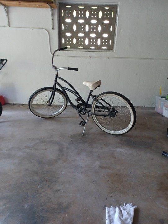 Adult Cruiser Bike