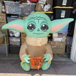 Disney Star Wars 5' Airblown Inflatable GROGU Baby Yoda Yard Holiday Decoration