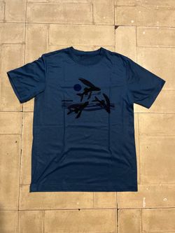 Patagonia flying fish blue tshirt size boys Large (12)