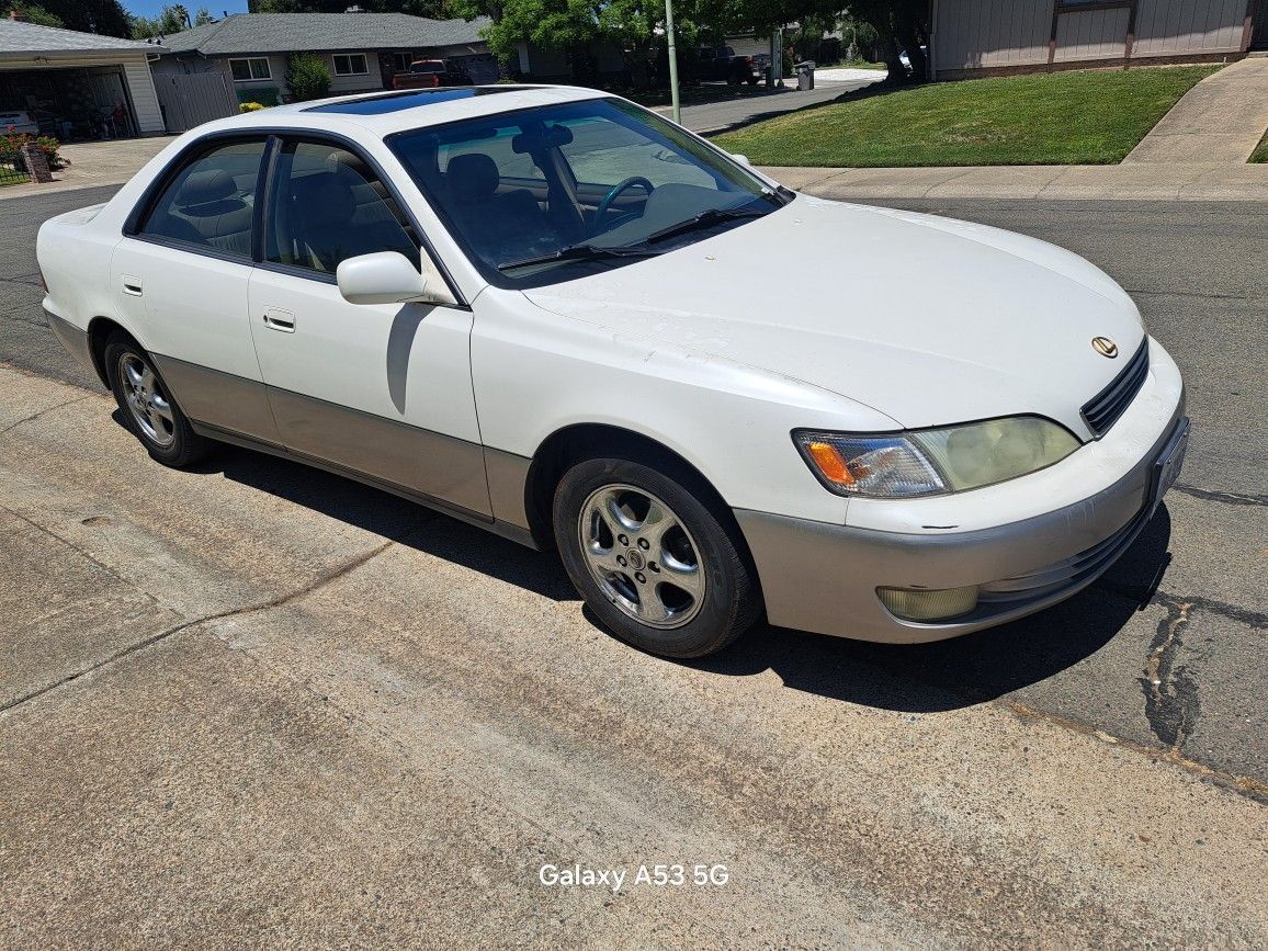 1998 Lexus ES 300