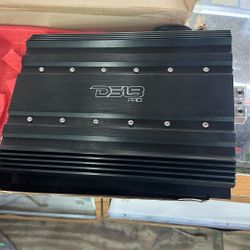 DS18 2800W MONO BLOCK BASS AMPLIFIER 