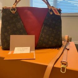 Louis Vuitton Purse / Hand bag