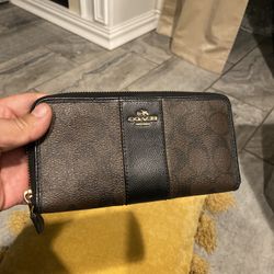 Coach Signature Logo Accordian Zip Wallet Black Jacquard Clutch NWOT