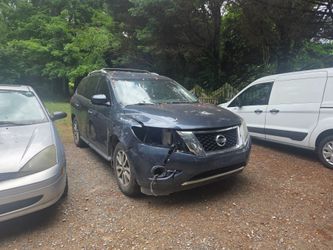 2016 Nissan Pathfinder parts or whole