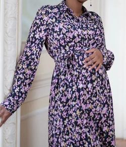 Maternity and nursing dress, size 10. I’m available in Oswego and Joliet areas