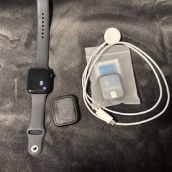 Apple Watch SE  (GPS + Cellular 44mm Midnight Aluminum Case with Midnight Sport Band - M/L)