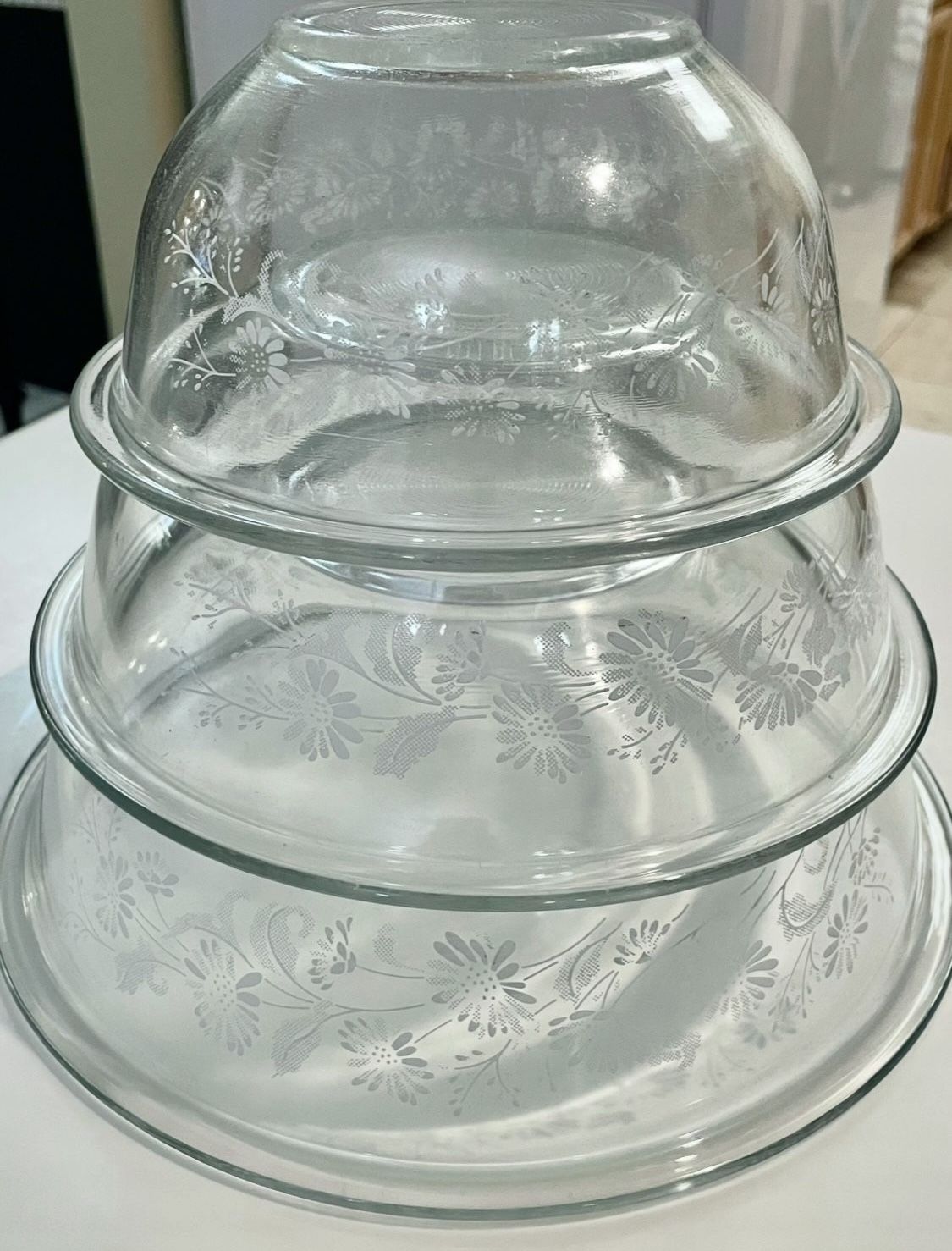 Set 3 Vintage Pyrex Clear Colonial Mist Nesting Mixing Bowls White Lace Daisies 325, 323, 322 Price Is FIRM