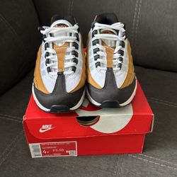 Nike Air Max 95 Sz 4Y 