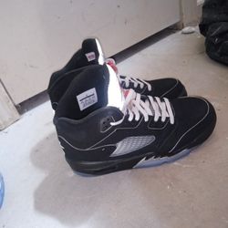 AUTHENTIC Jordan 5 Metallic Reimagined 