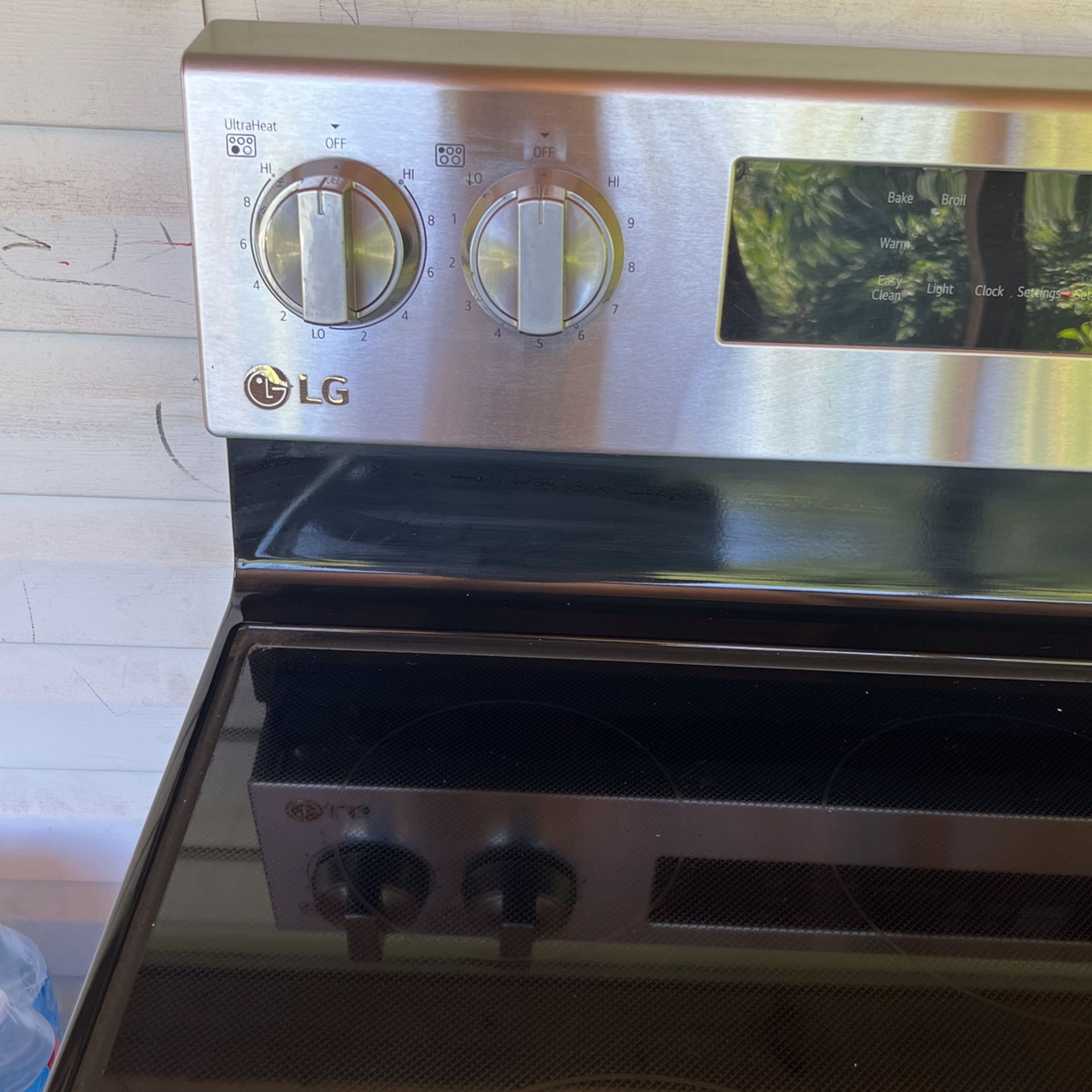 LG Stove