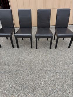 Set of 4 dining chairs