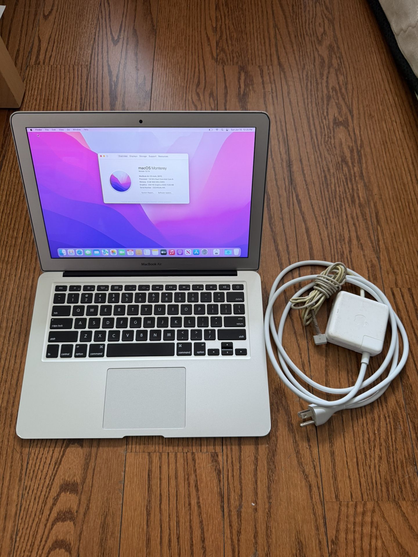 MacBook Air 13" 2017/8G RAM/128G SSD/Grade B /Fully Functional/Good Battery