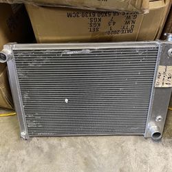 67-69 Chevy Camaro Firebird T A 5.3L-5.7L V8 3-Row Full Aluminum Racing Radiator Radiador de carreras de aluminio de 3 filas