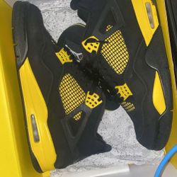 Jordan 4 Yellow Thunders 