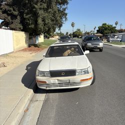 1991 Lexus LS 400