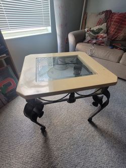 Glass Top Coffee Table with 2 lamps
