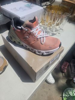 On Running Cloudfly Sneaker