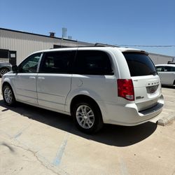 Mini Van Dodge Caravan 
