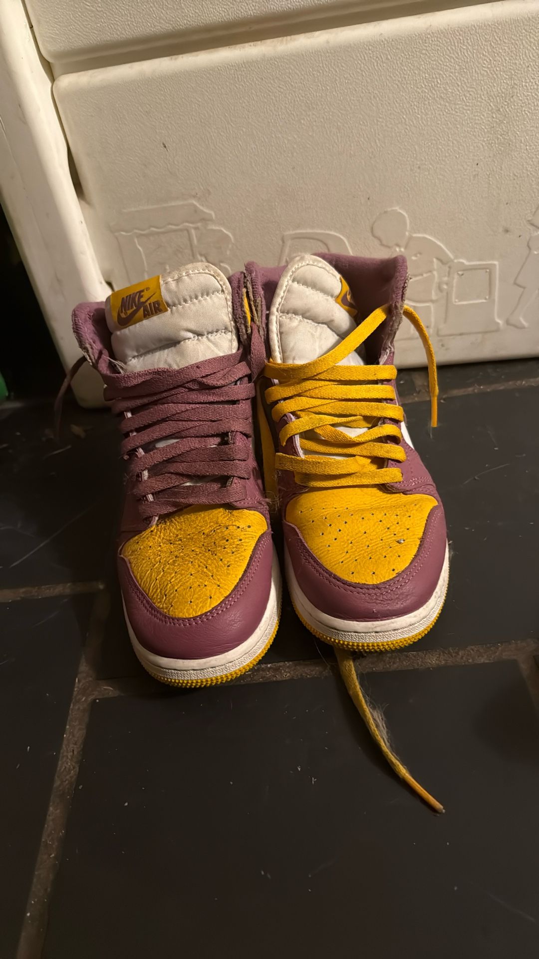 Air Jordan 1 Retro High OG - Brotherhood - Nike - 555088 706 - Youth Size 6Y