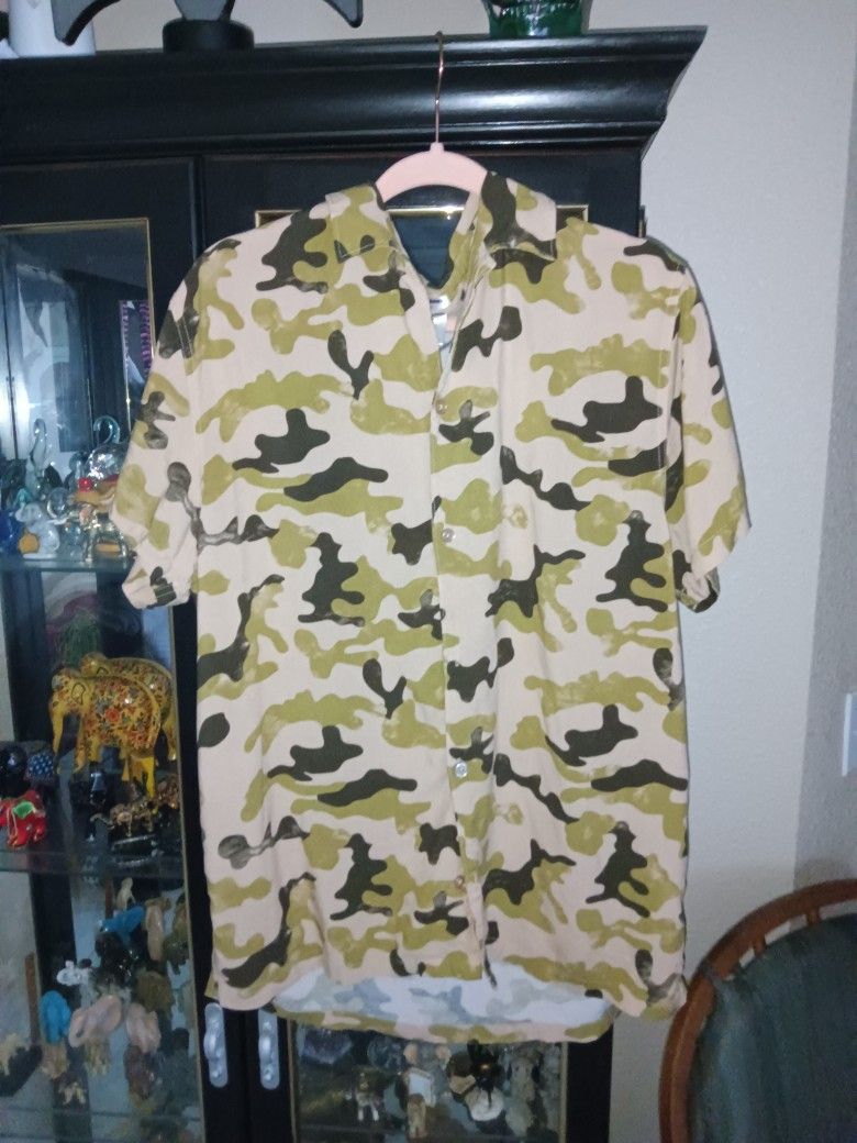 Shirt And Shorts Size XL And 34 Pants