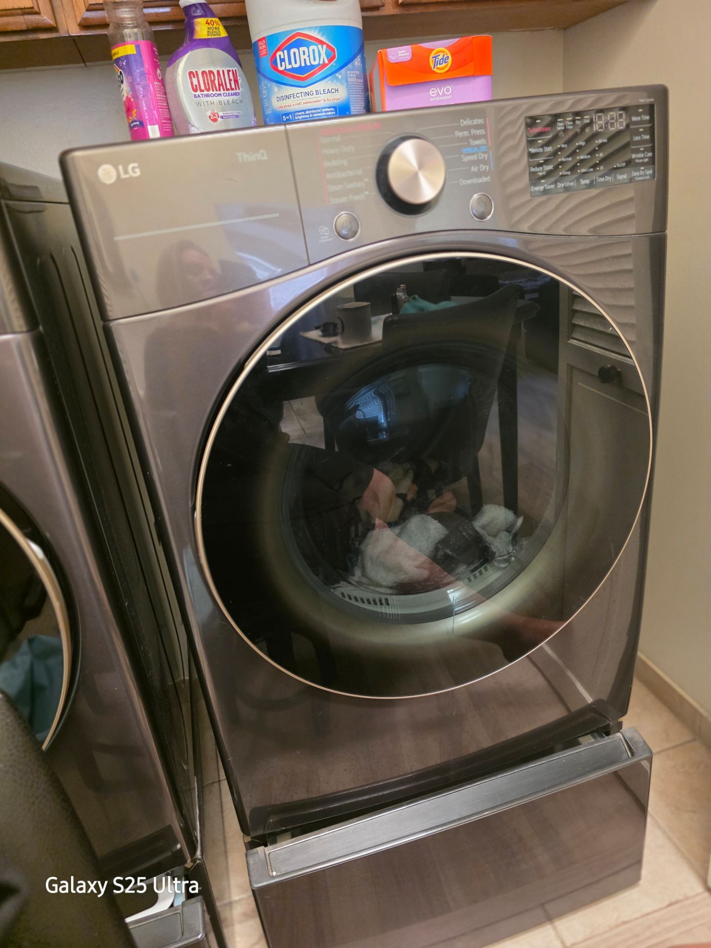 LG TURBO WASHER AND DRYER WITH PLATFLORM DRAWERS