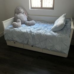 Day Bed With Mattress And Drawers