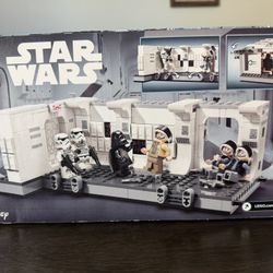 LEGOS STAR WARS Boarding the Tantive IV (RETIRING SOON)