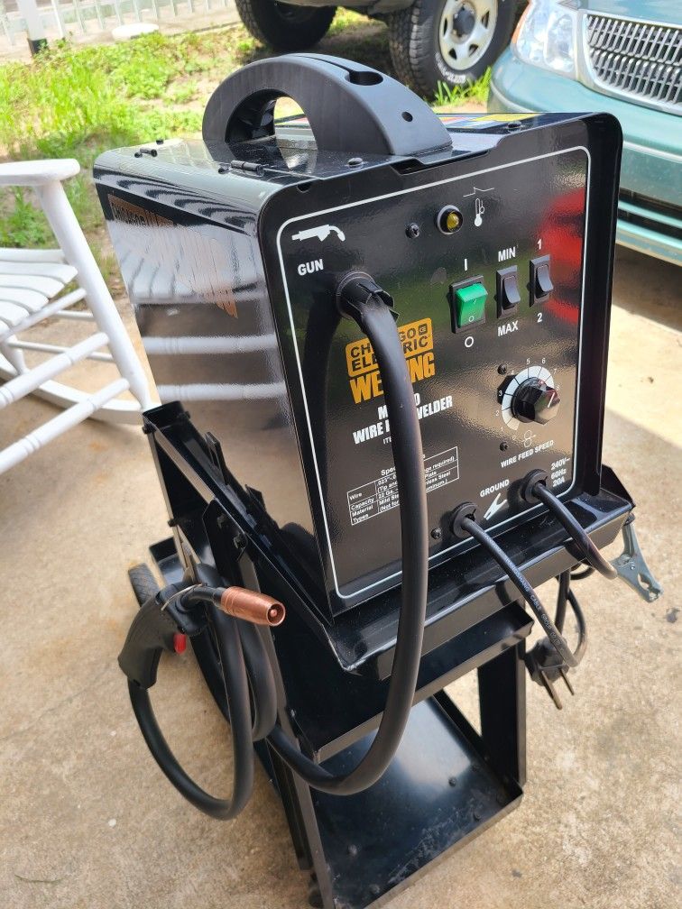 Chicago Electric 170 Amp 240 Volt Mig Welder New for Sale in Belle Isle