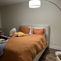 Queen bed