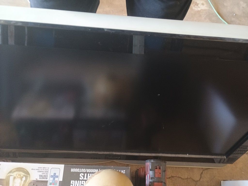 Vizio Tv 42inch Works Great No Remote