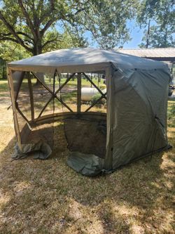 Clam 6 person wind shelter with wind panels