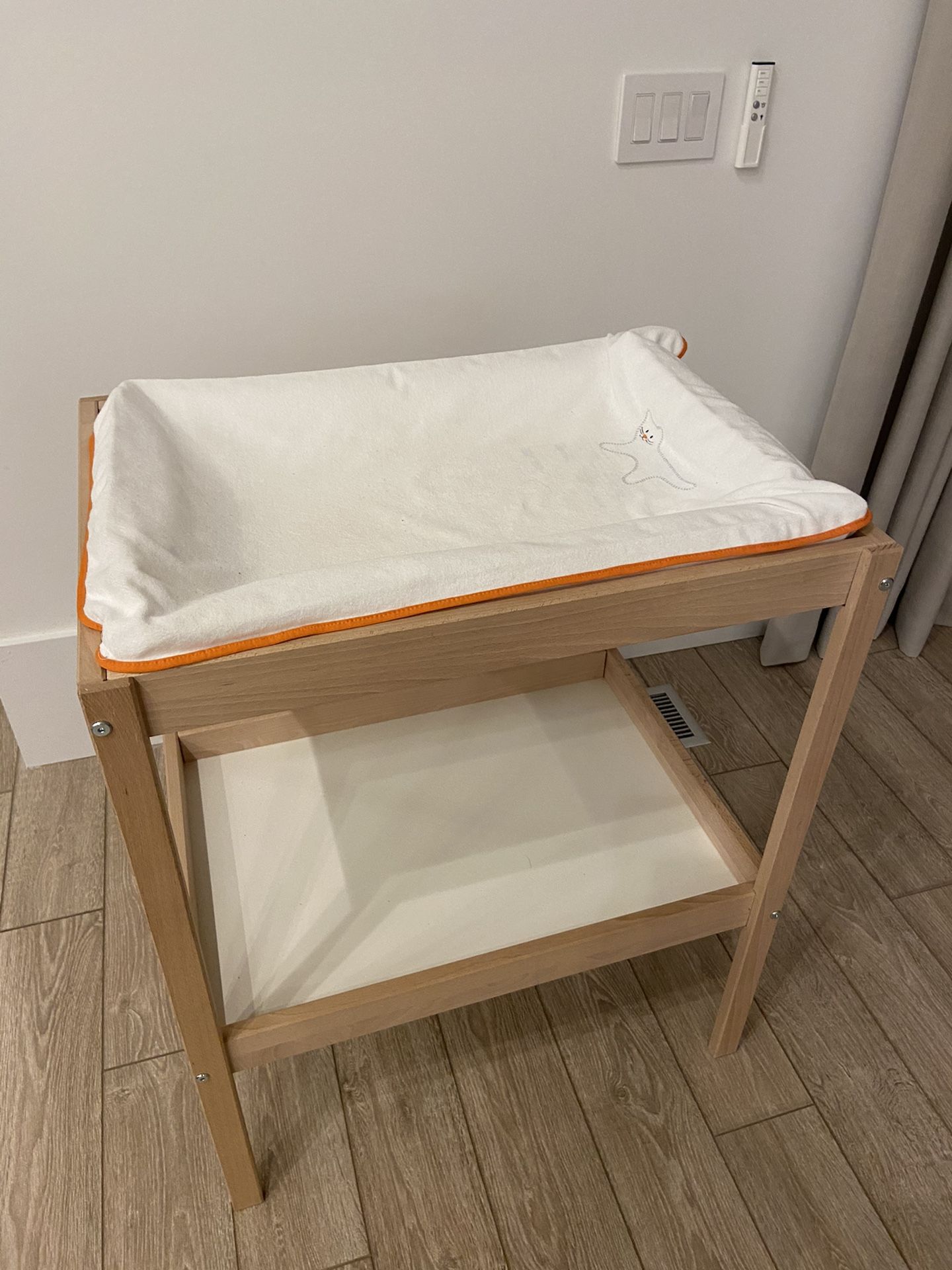 IKEA changing table with cushion+cover