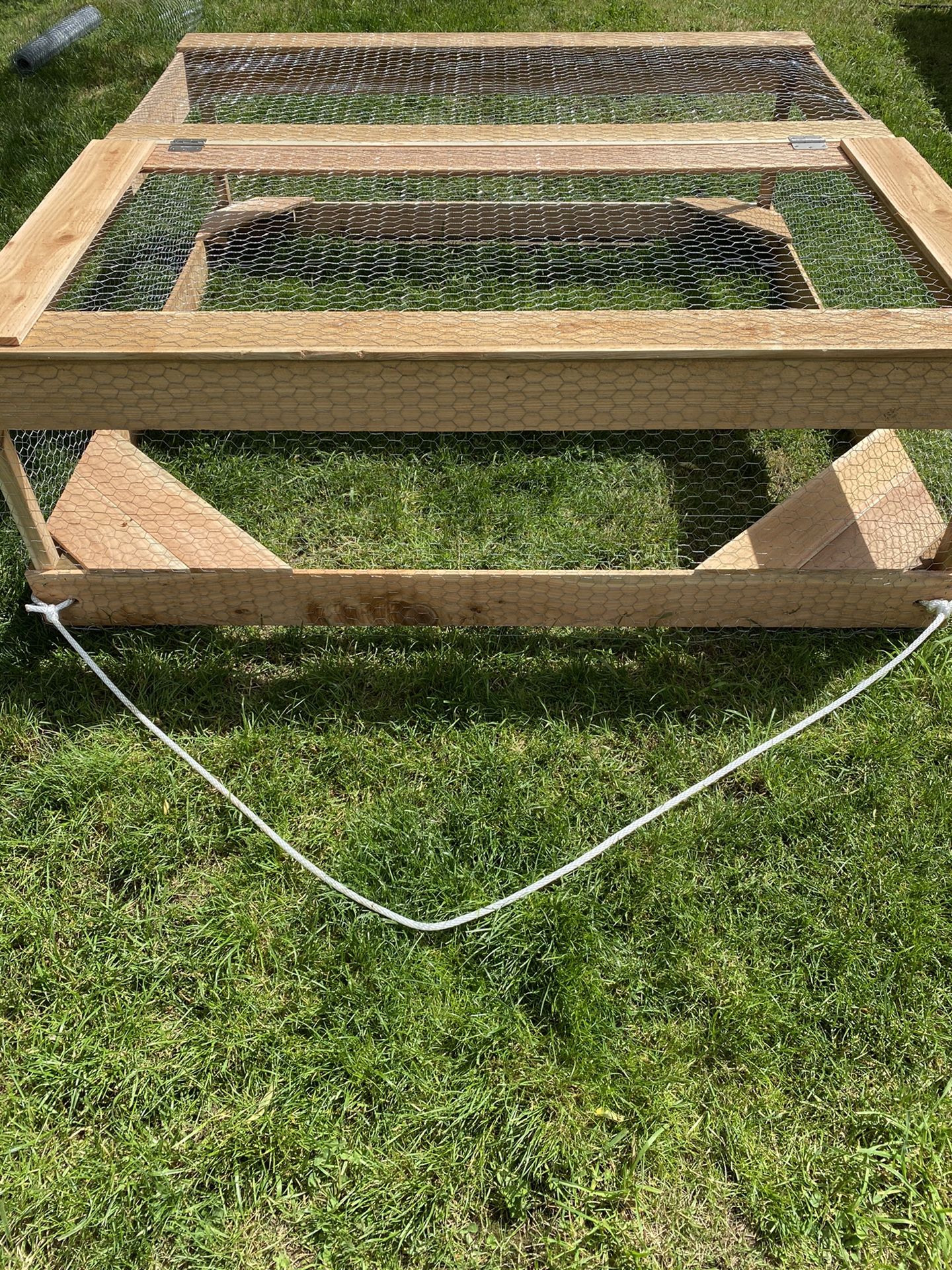 BRAND NEW CHICKEN COOP TRACTOR