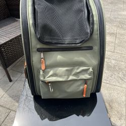 pet carrier / pet backpack