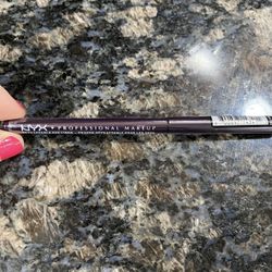 NEW NYX PROFESSIONAL RETRACTABLE EYE LINER IN DEEP PURPLE $4!