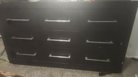 9 drawer dresser